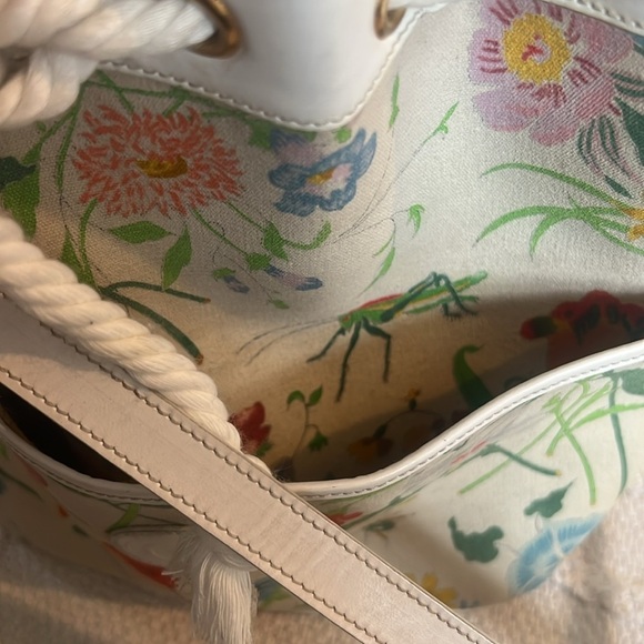 Gucci 🌷Vintage Gucci Flora Bucket crossbody with removable strap - Picture 9 of 11